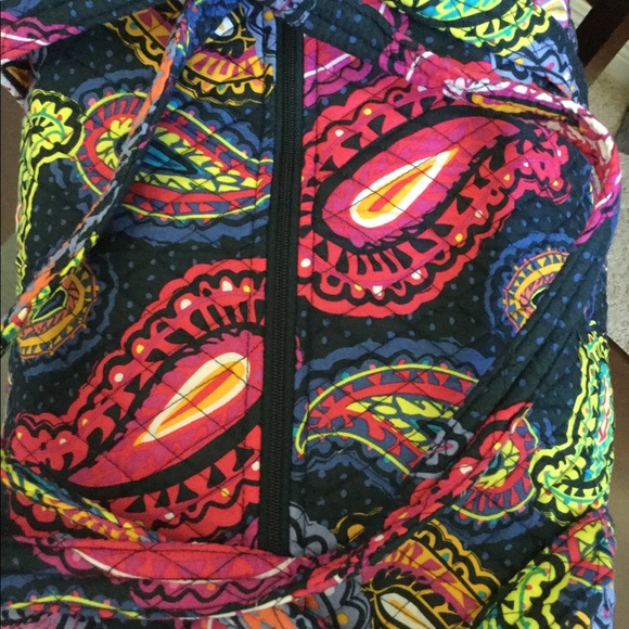 NWT VERA BRADLEY LARGE DUFFEL - Picture 3 of 4